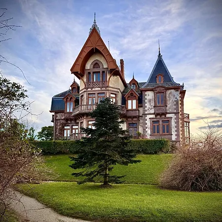 Capricho De Elena